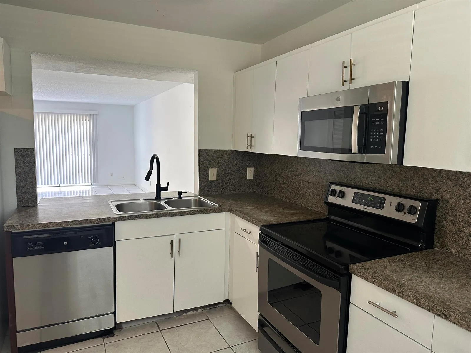 931 SW 20TH Court, Delray Beach, FL 33445
