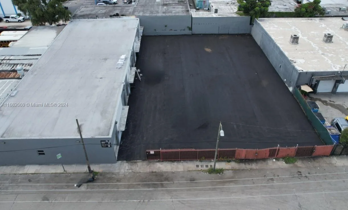 1740 NW 22nd St, Miami, FL 33142 photo 3