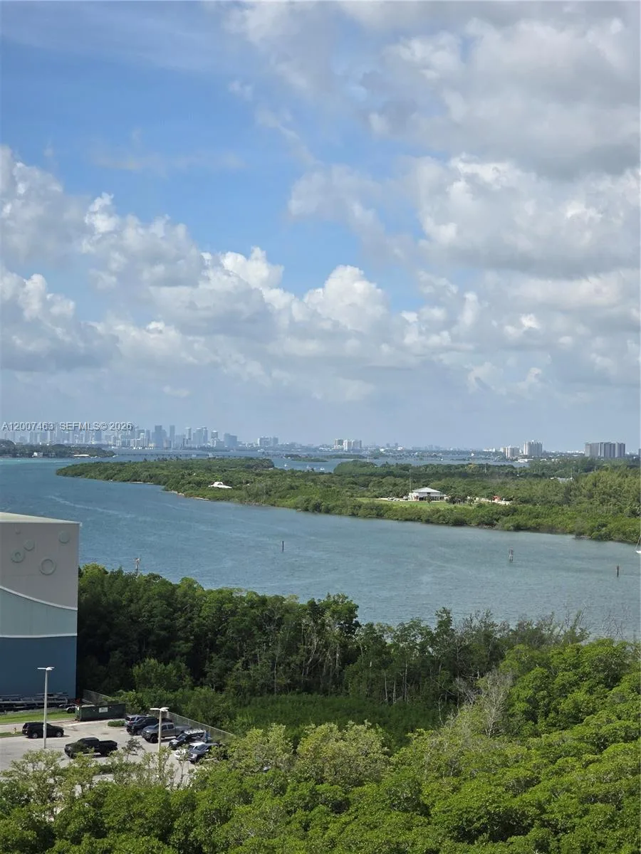 100 Bayview Dr # 1420, Sunny Isles Beach, FL 33160