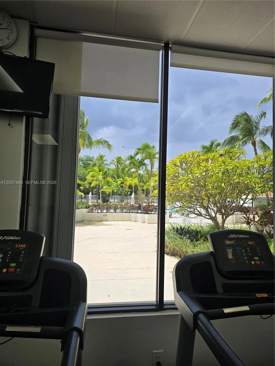 100 Bayview Dr # 1420, Sunny Isles Beach, FL 33160 photo 13