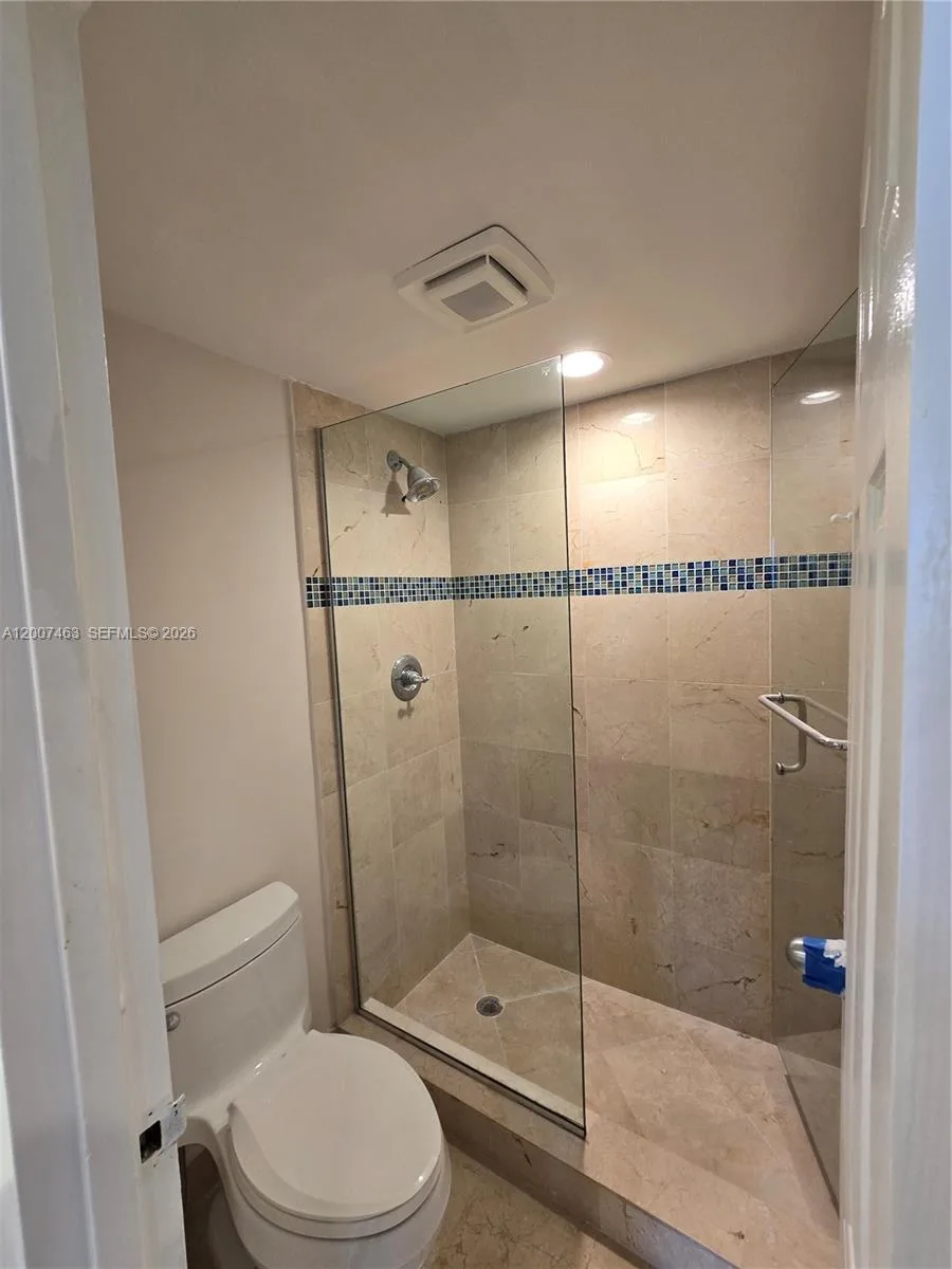 100 Bayview Dr # 1420, Sunny Isles Beach, FL 33160 photo 3