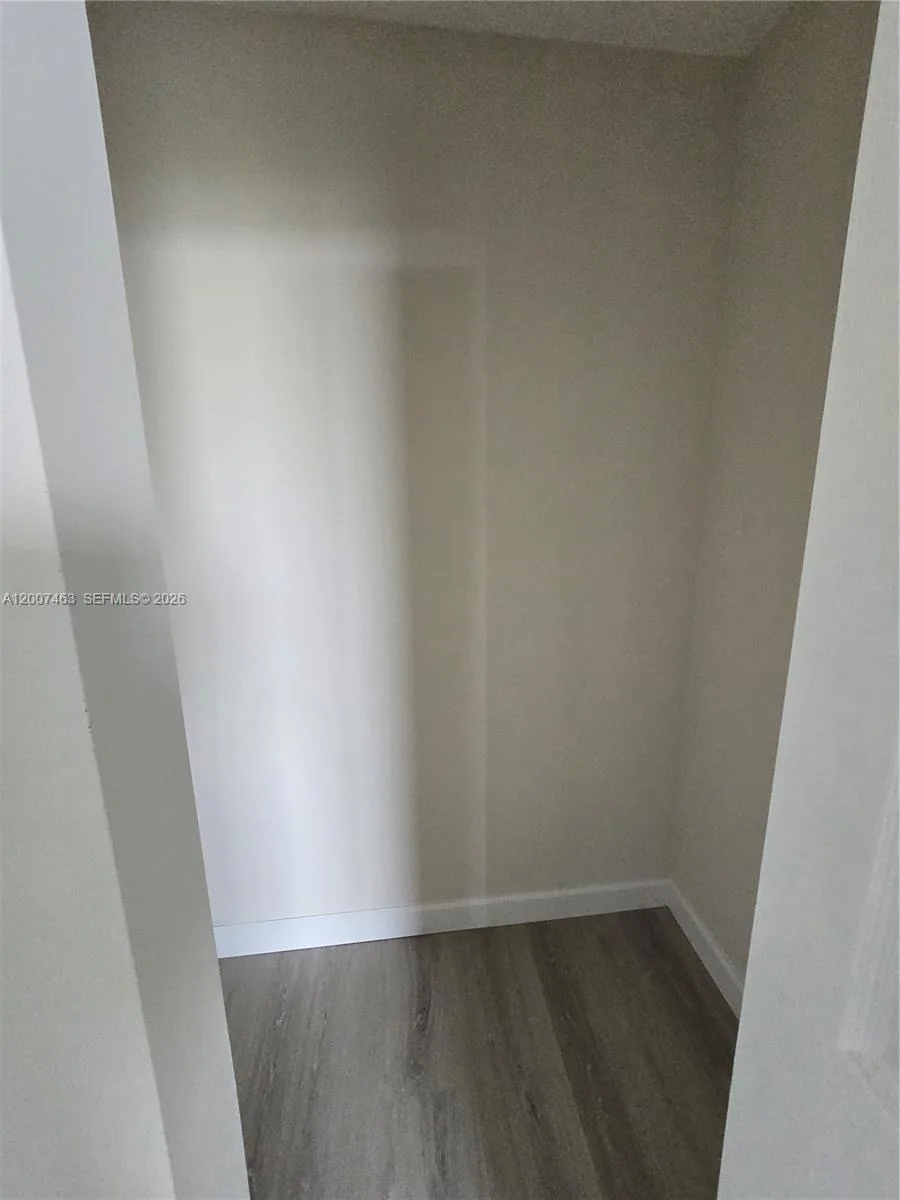 100 Bayview Dr # 1420, Sunny Isles Beach, FL 33160 photo 4