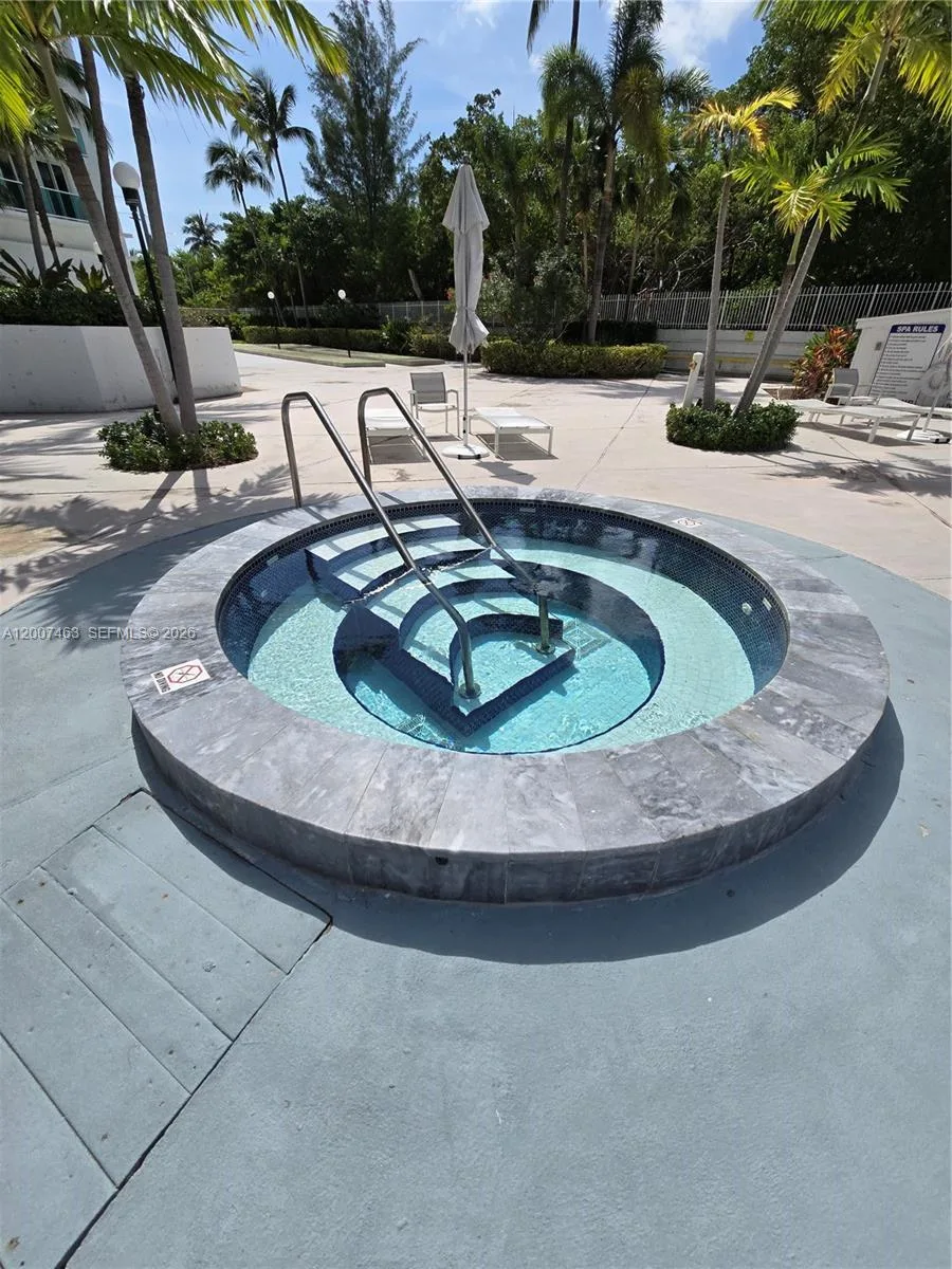 100 Bayview Dr # 1420, Sunny Isles Beach, FL 33160 photo 8