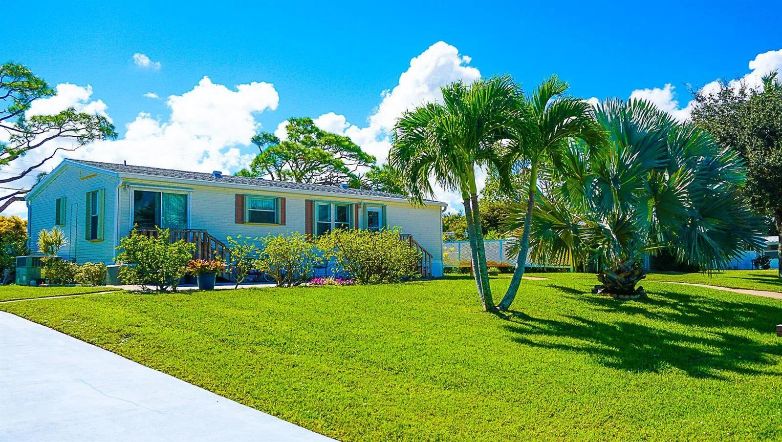 7030 SE Ridgeway Terrace, Hobe Sound, FL 33455 photo 2