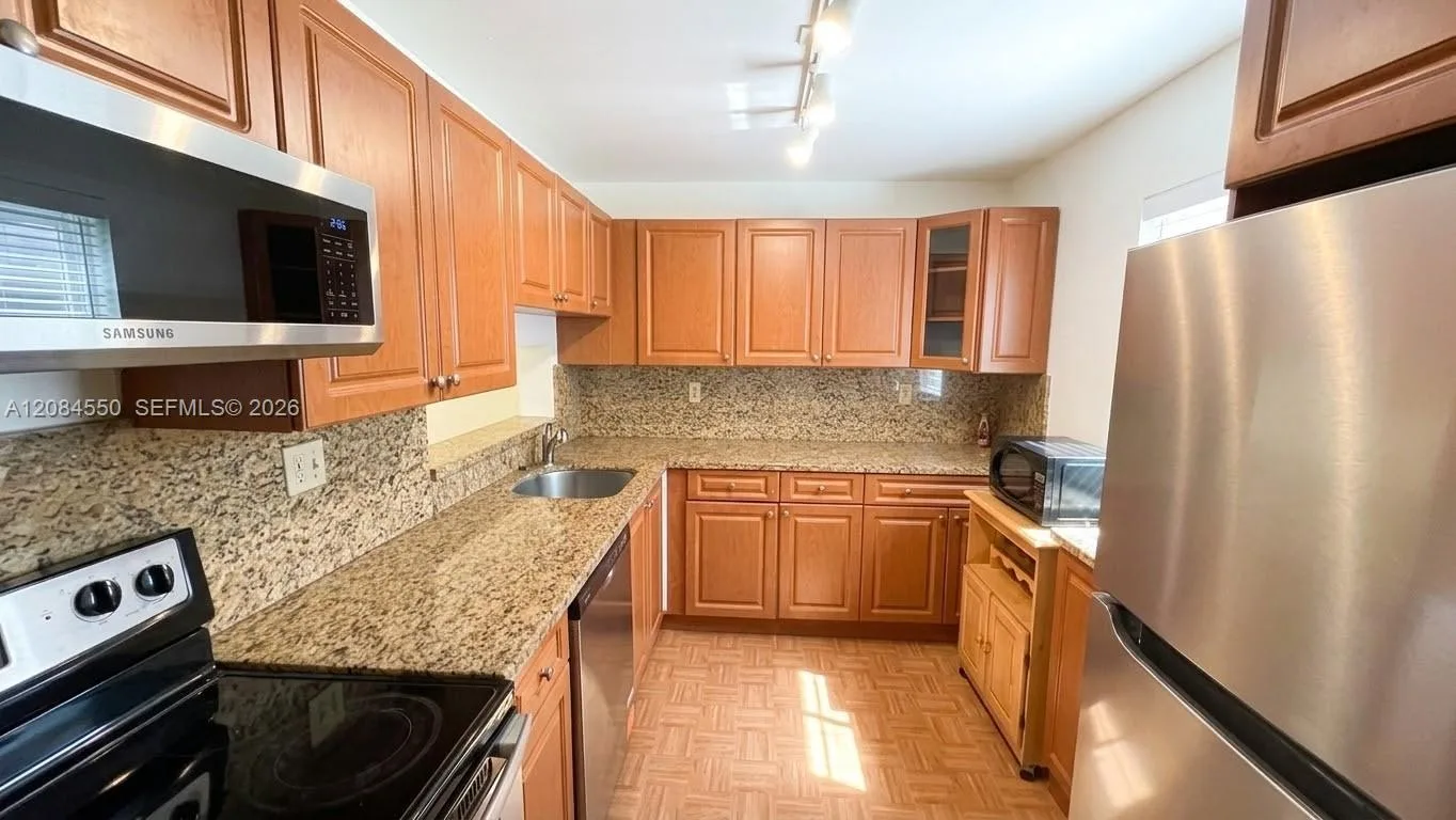 8520 SW 133rd Ave Rd # 210, Miami, FL 33183