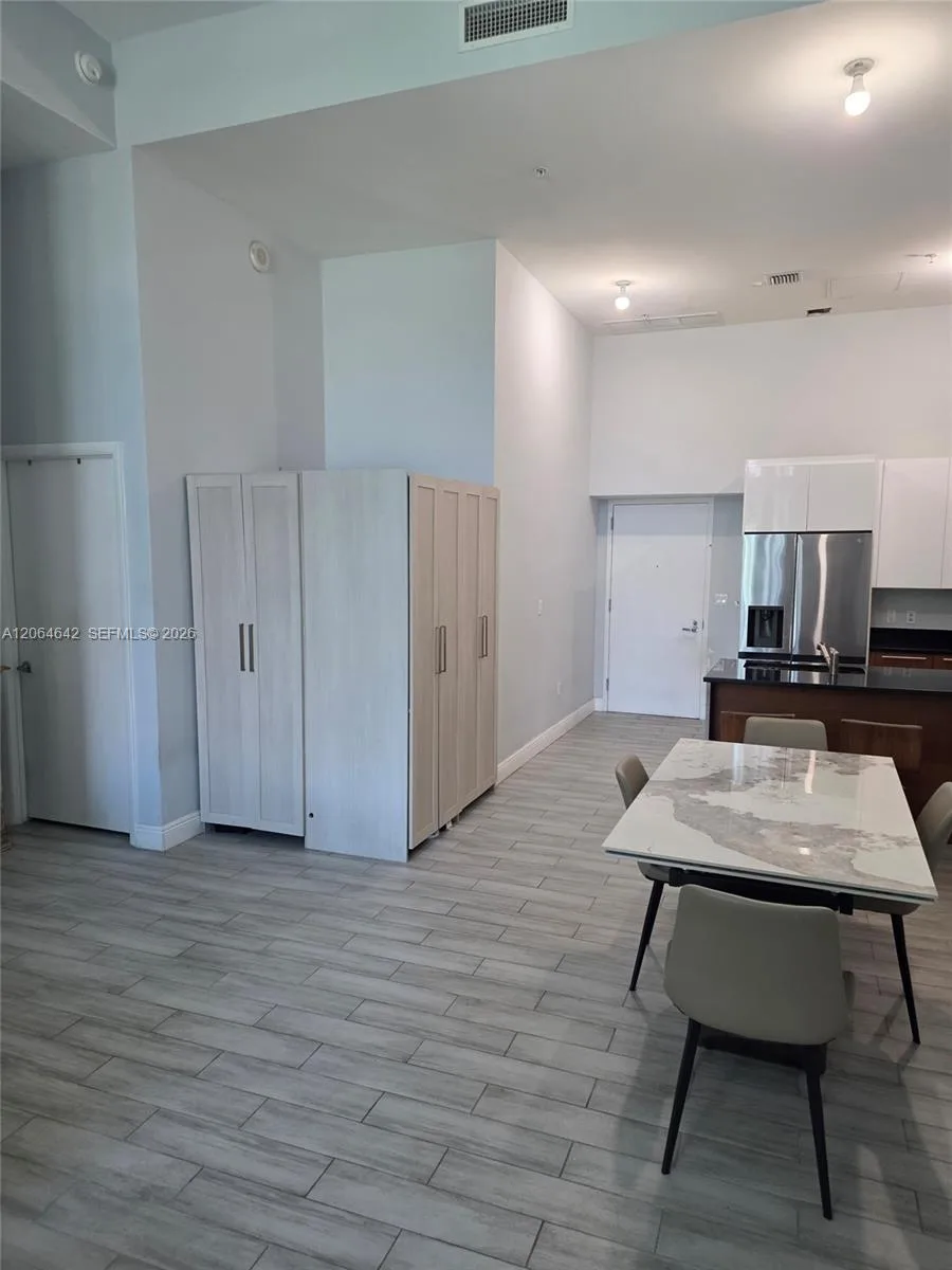 1900 N Bayshore Dr # 512, Miami, FL 33132 photo 2