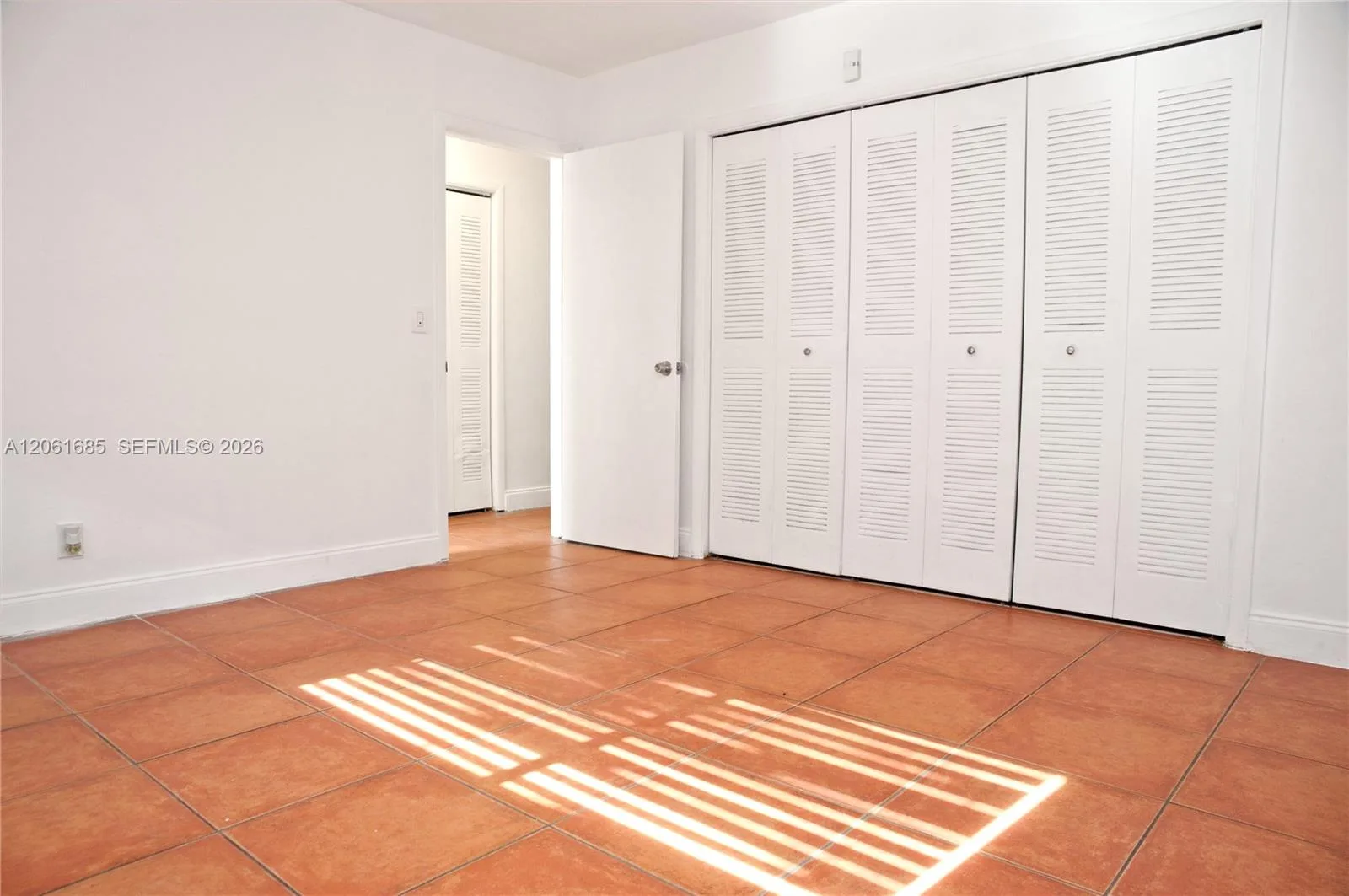 304 SE 9th Ct # 6, Hallandale Beach, FL 33009 photo 3