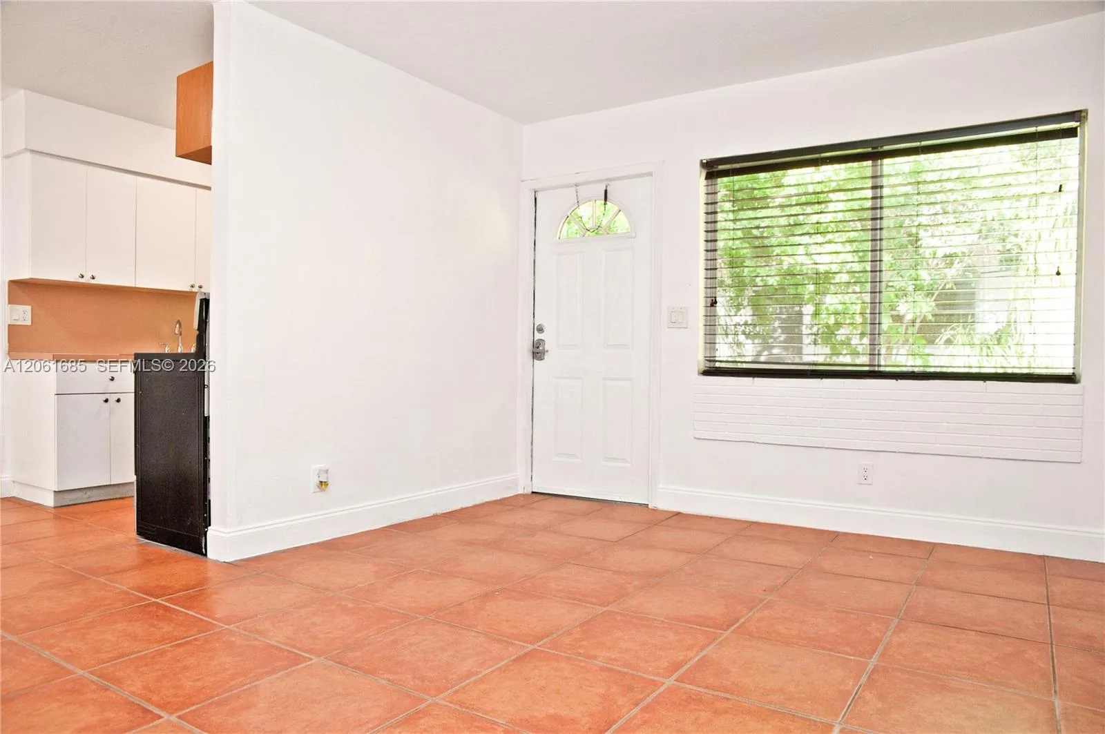 304 SE 9th Ct # 6, Hallandale Beach, FL 33009 photo 5