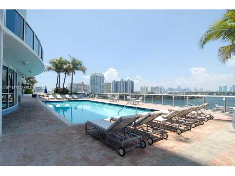 1800 SUNSET HARBOUR DR # 811, Miami Beach, FL 33139