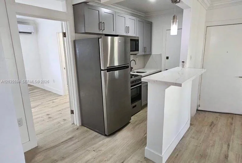 6330 SW 79th St # 19, South Miami, FL 33143