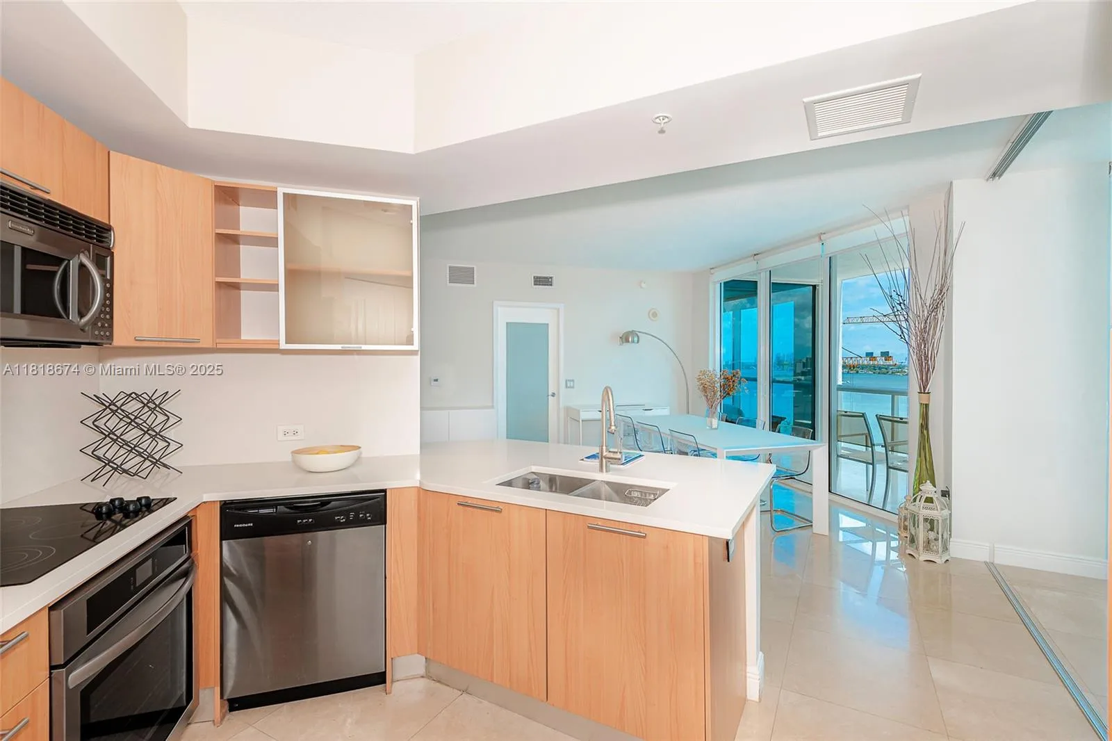 480 NE 30th St # 1505, Miami, FL 33137 photo 6