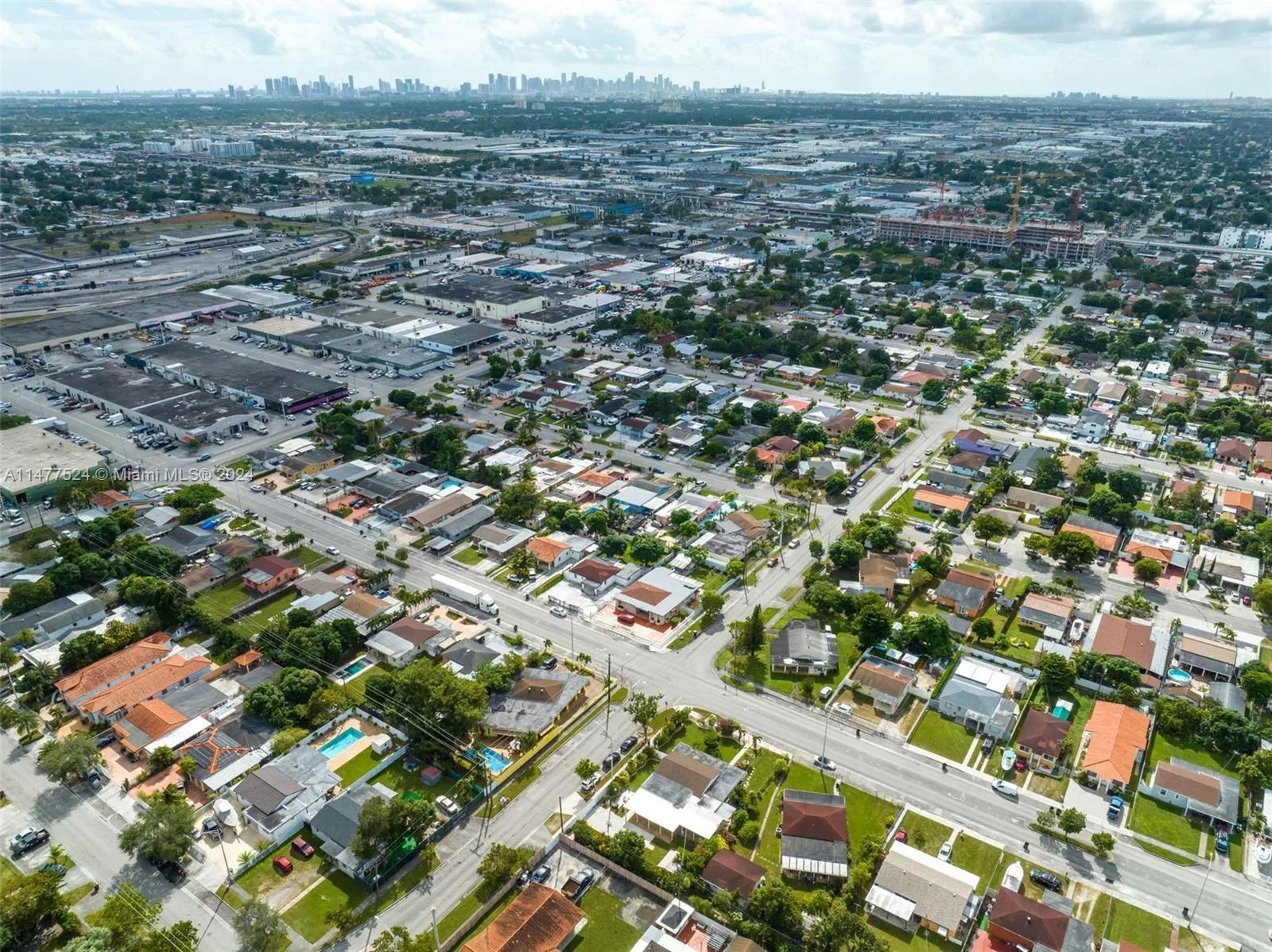 901 E 32nd St, Hialeah, FL 33013 photo 10