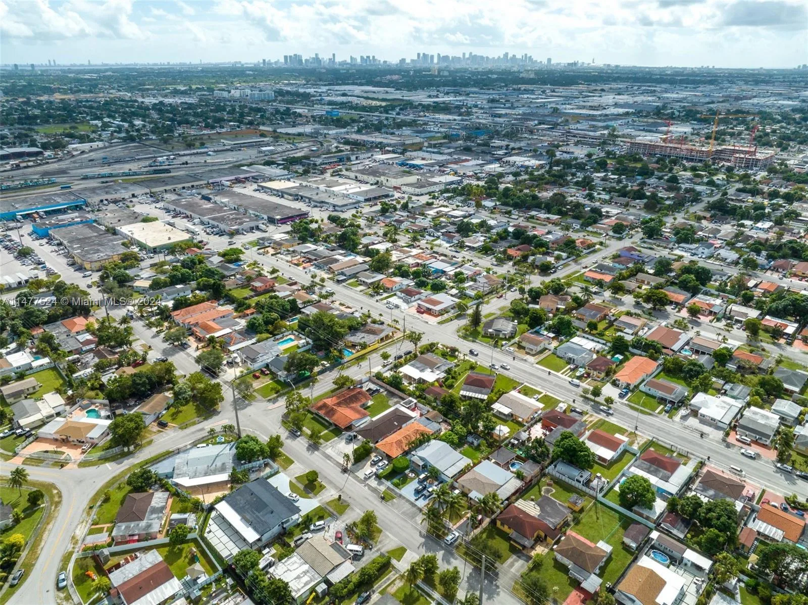 901 E 32nd St, Hialeah, FL 33013 photo 12