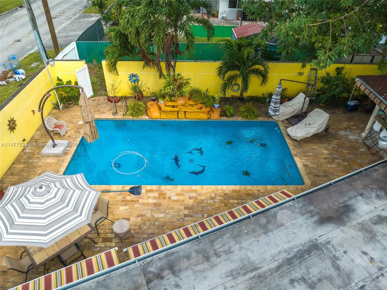 901 E 32nd St, Hialeah, FL 33013 photo 3