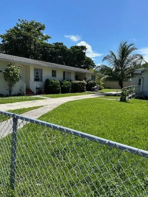 470 NW 26th Ave, Miami, FL 33125 photo 2