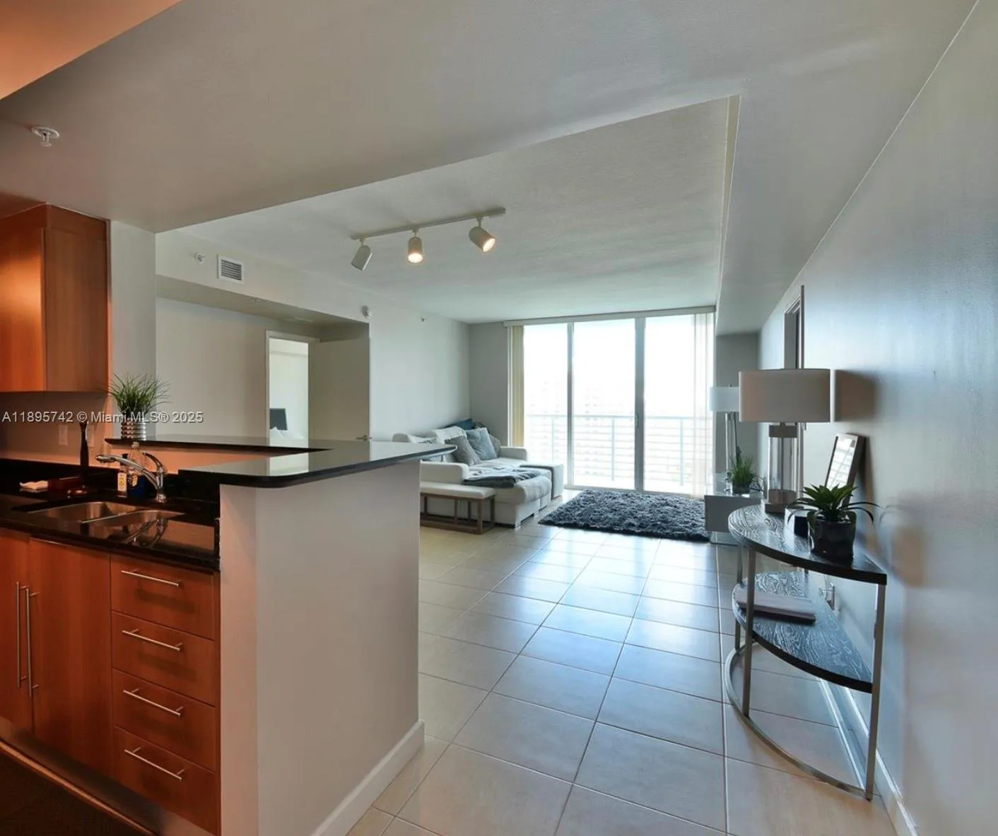 335 S Biscayne Blvd # 2707, Miami, FL 33131 photo 2