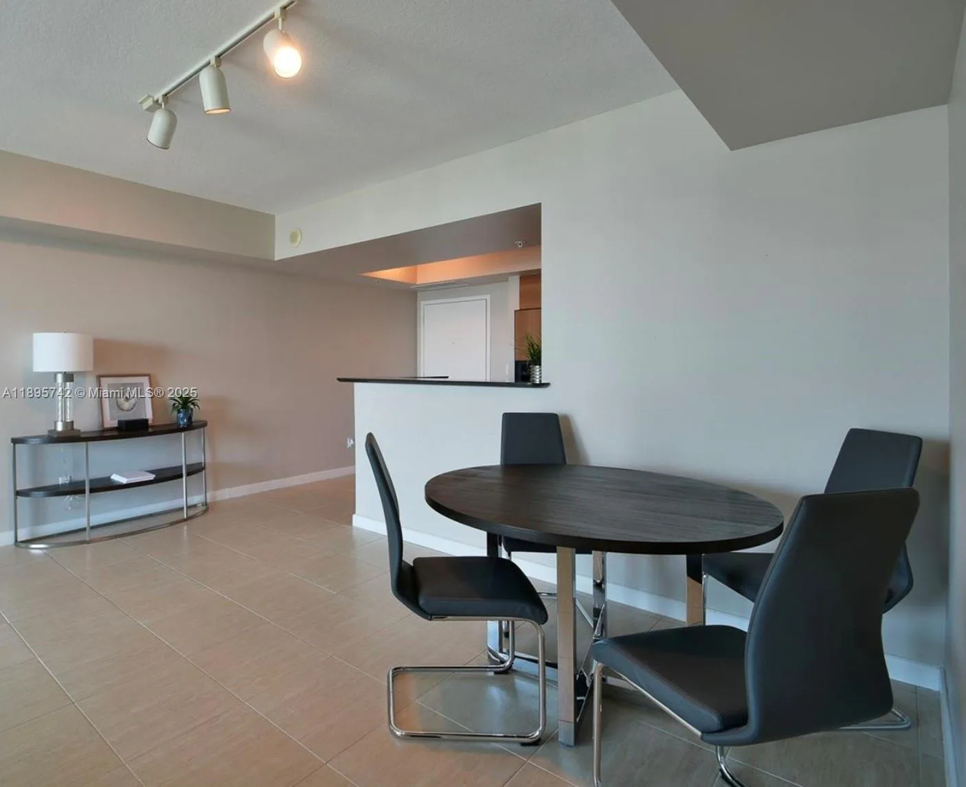 335 S Biscayne Blvd # 2707, Miami, FL 33131 photo 7
