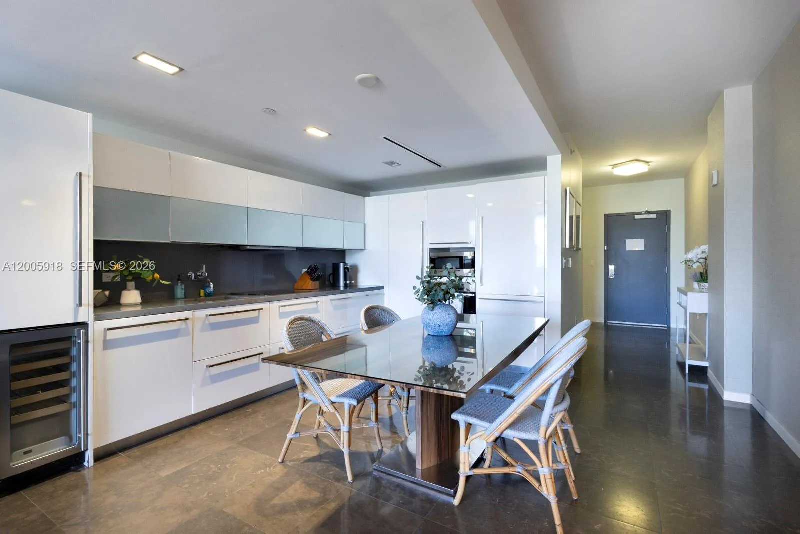 220 21st St # 303, Miami Beach, FL 33139 photo 3
