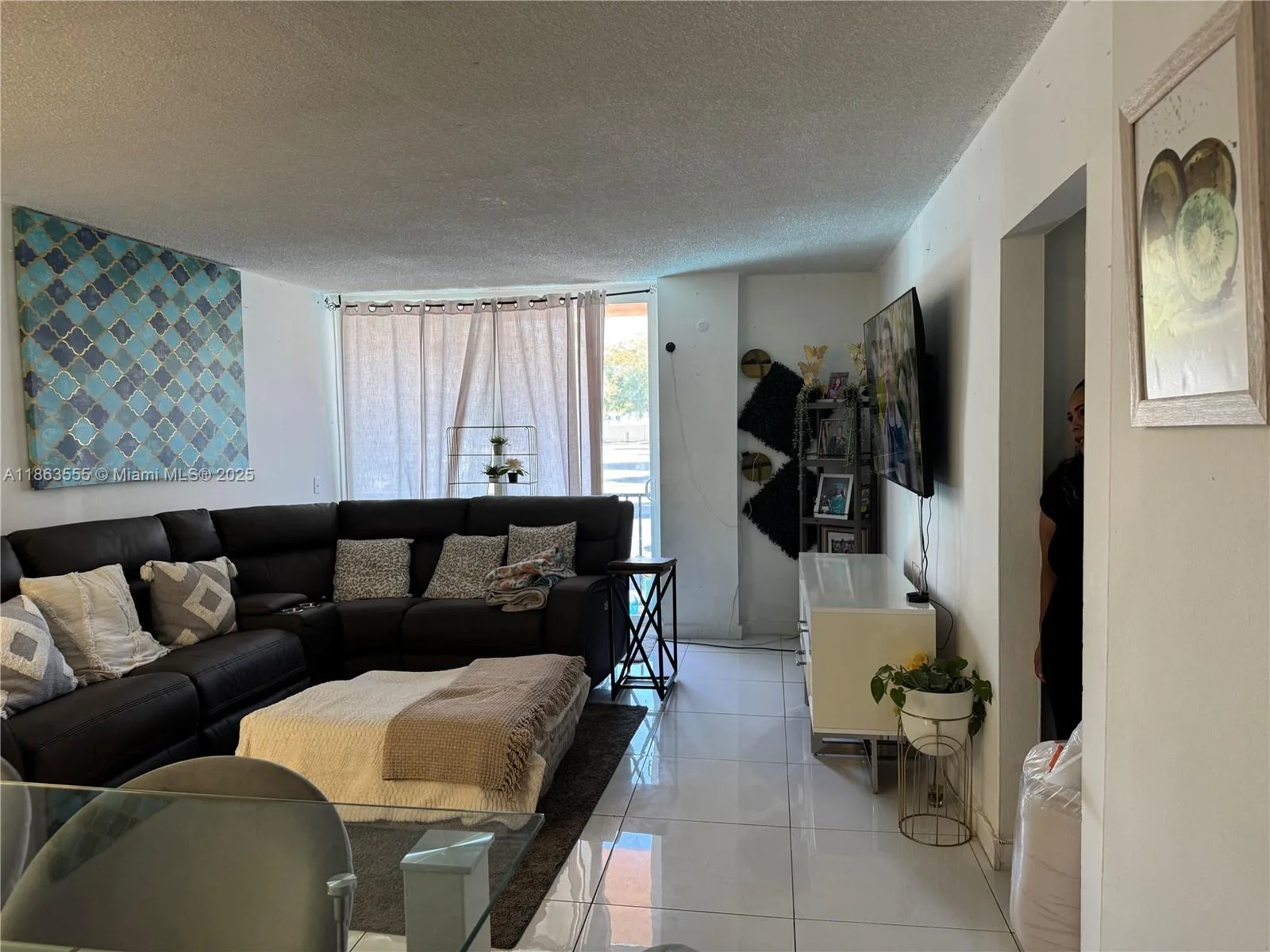 2075 NE 164th St # 105, North Miami Beach, FL 33162 photo 4