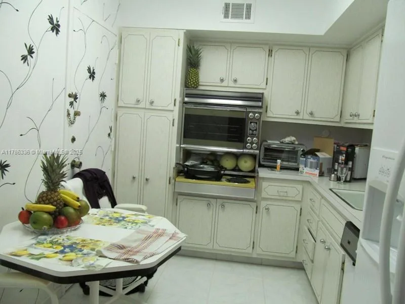 1985 S Ocean Dr # 4L, Hallandale Beach, FL 33009 photo 9
