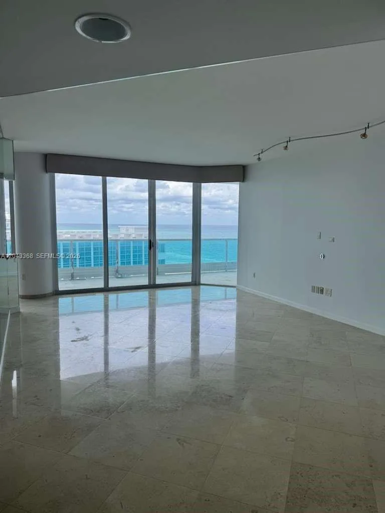 5025 Collins Ave # 1602, Miami Beach, FL 33140