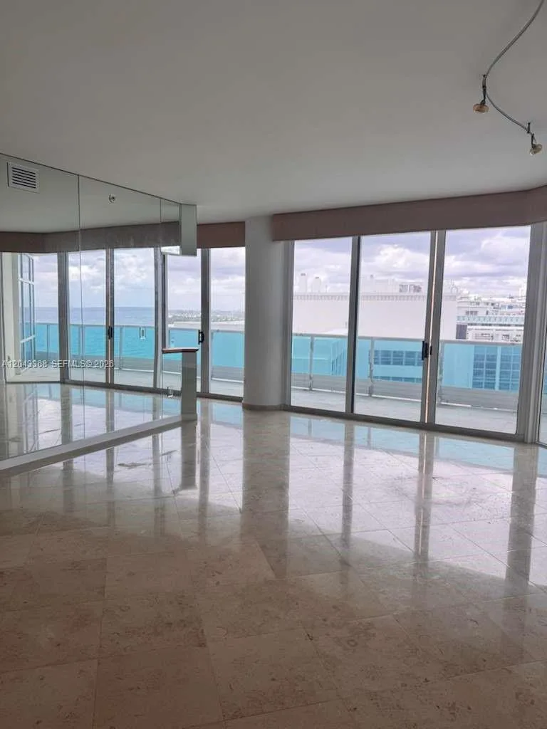5025 Collins Ave # 1602, Miami Beach, FL 33140 photo 2