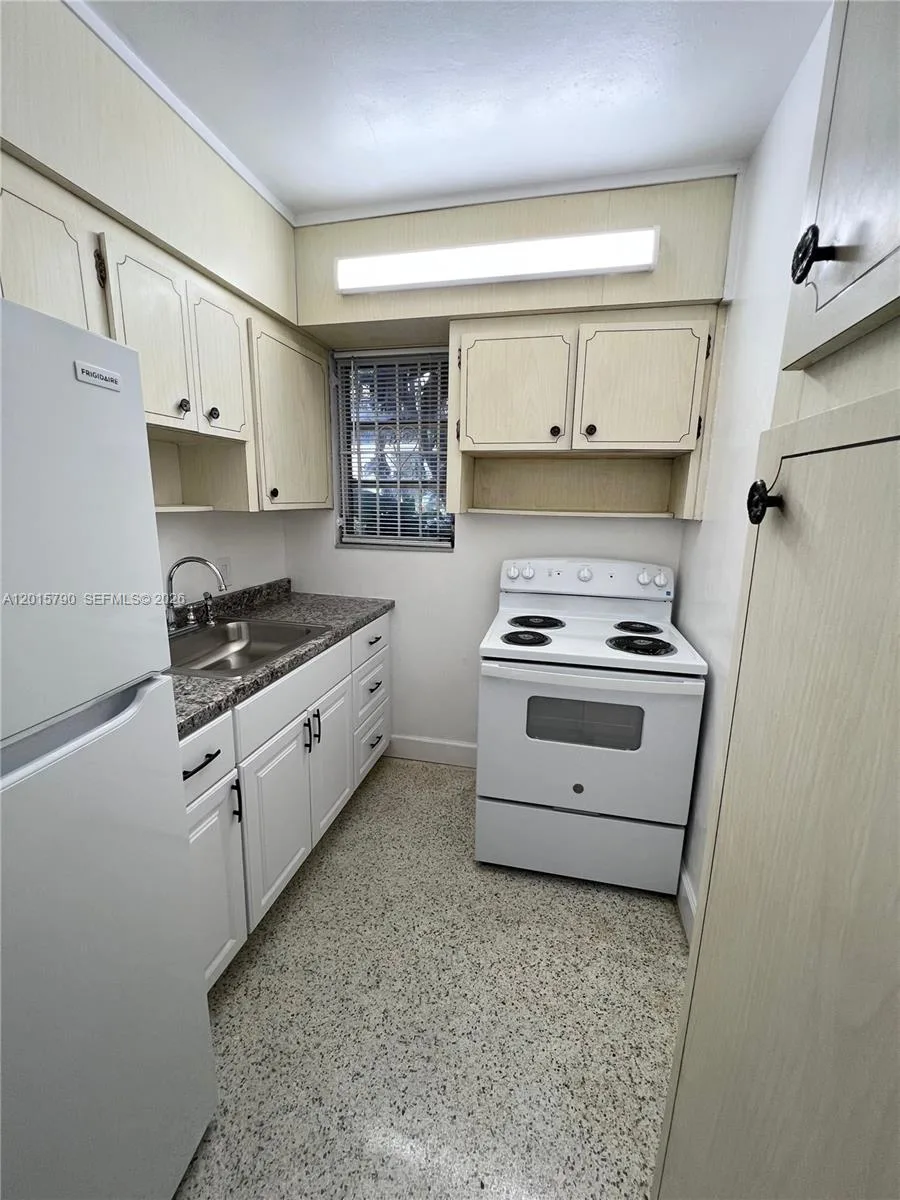 675 SW 7th Ave # 2, Miami, FL 33130 photo 5