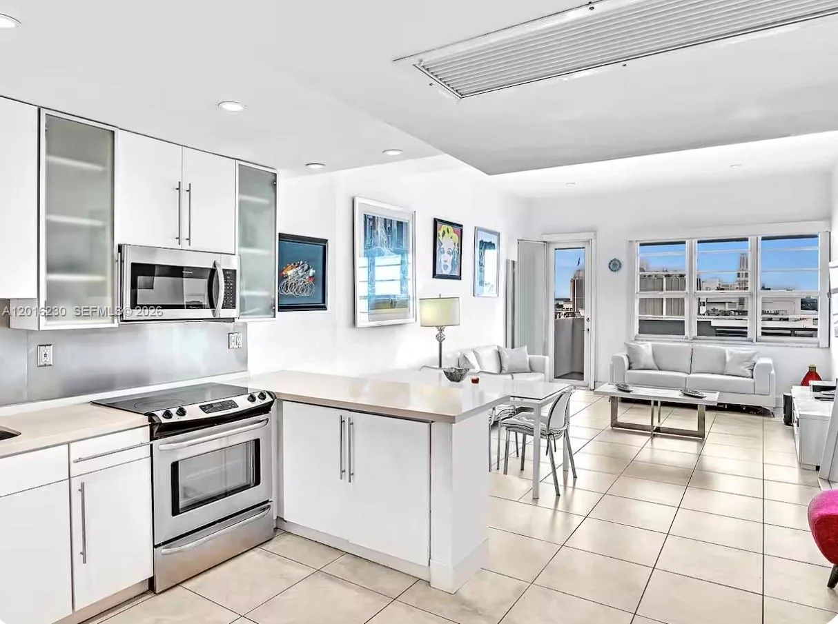 100 Lincoln Rd # 1641, Miami Beach, FL 33139 photo 3