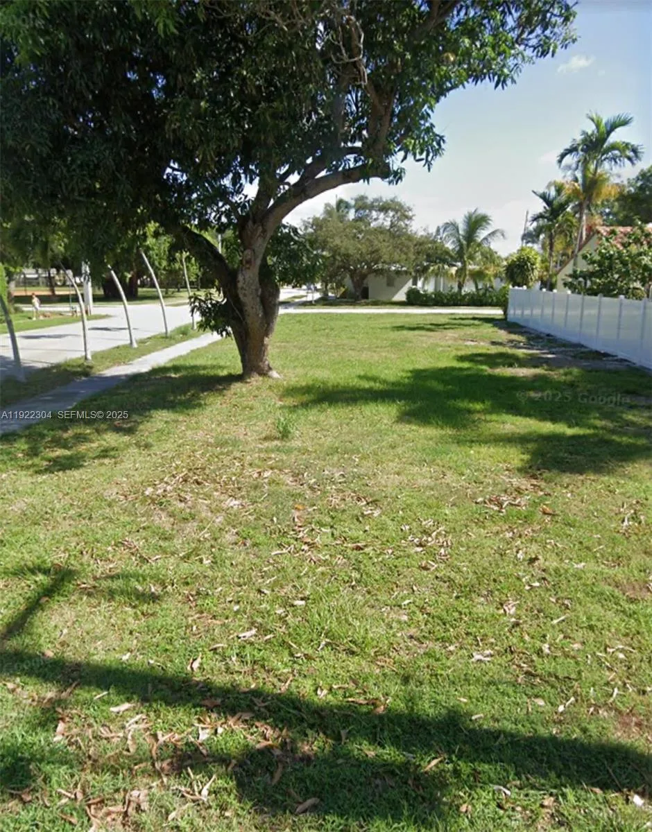 1452 Jefferson St, Hollywood, FL 33020