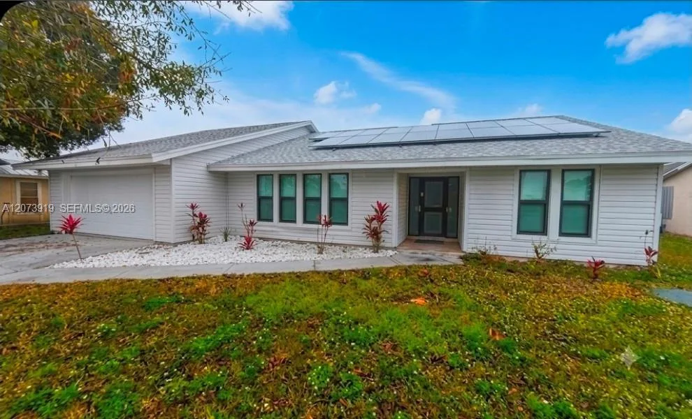 333 NE Greenbrier Ave, Port St. Lucie, FL 34983