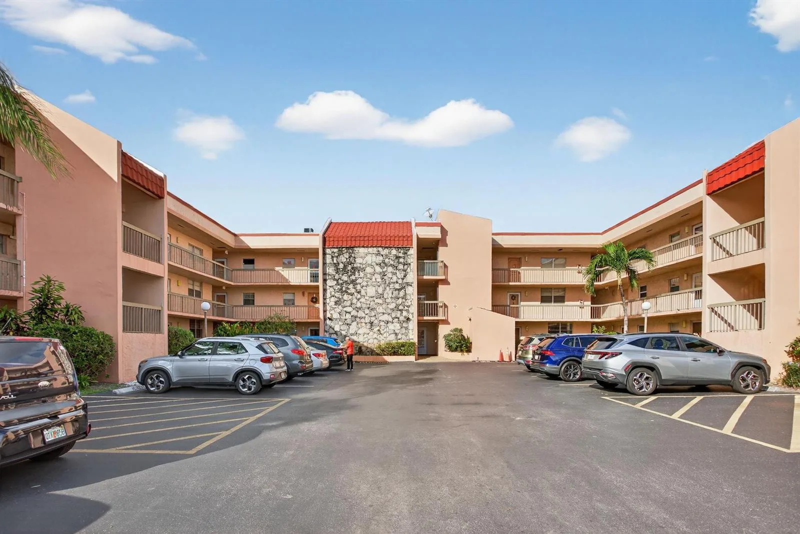 3050 Holiday Springs Boulevard # 108, Margate, FL 33063