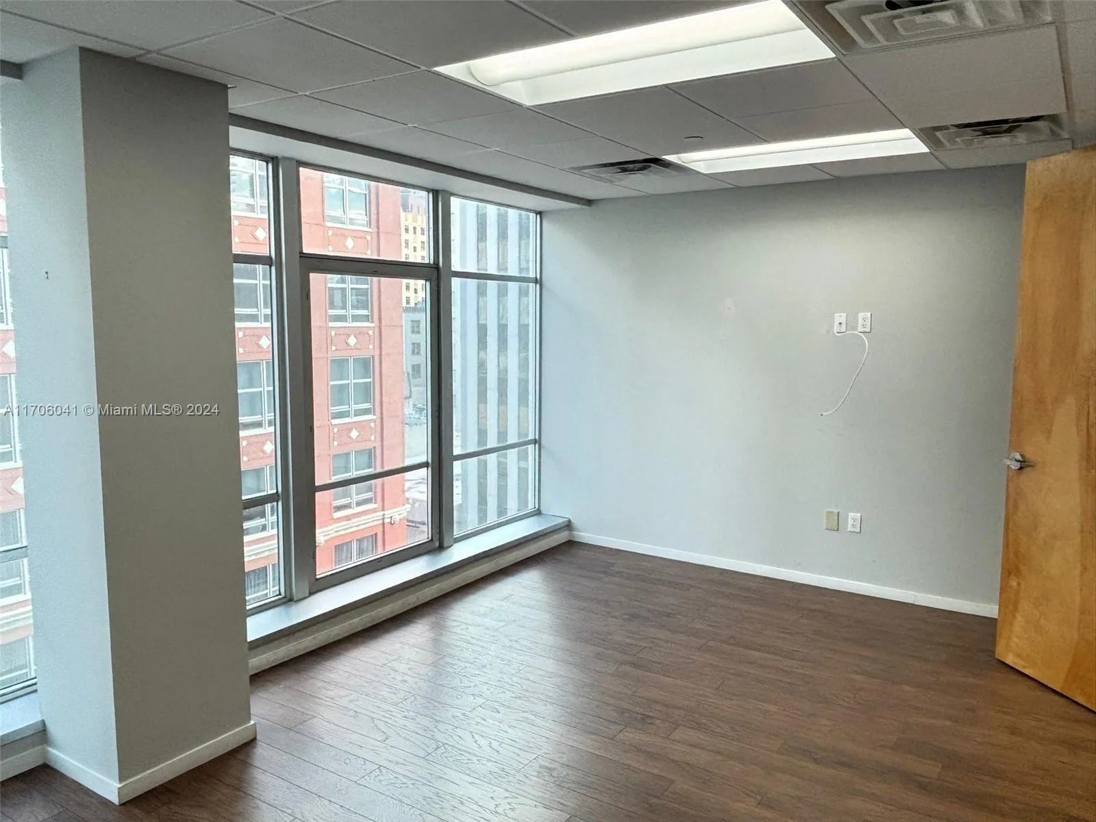 14 NE 1st Ave # 700D, Miami, FL 33132 photo 5
