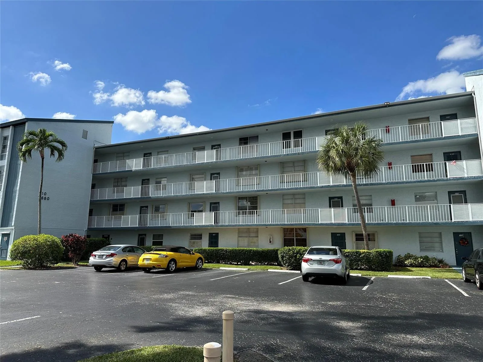7680 NW 18th Street # 406, Margate, FL 33063