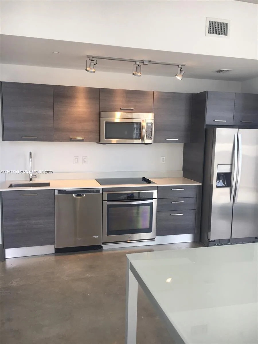 151 SE 1st St # 1611, Miami, FL 33131