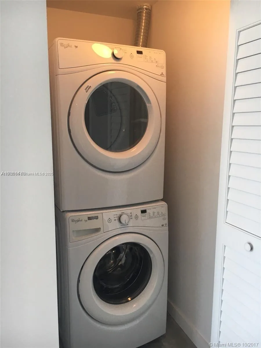 151 SE 1st St # 1611, Miami, FL 33131 photo 6