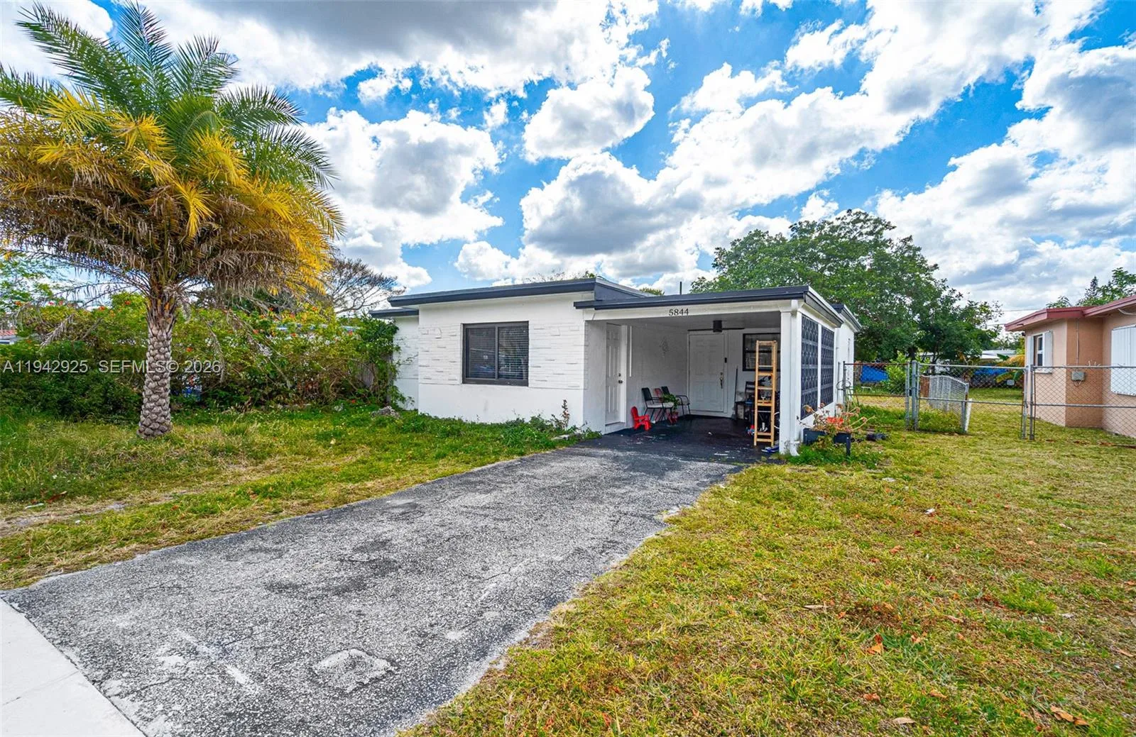 5844 Garfield St, Hollywood, FL 33021