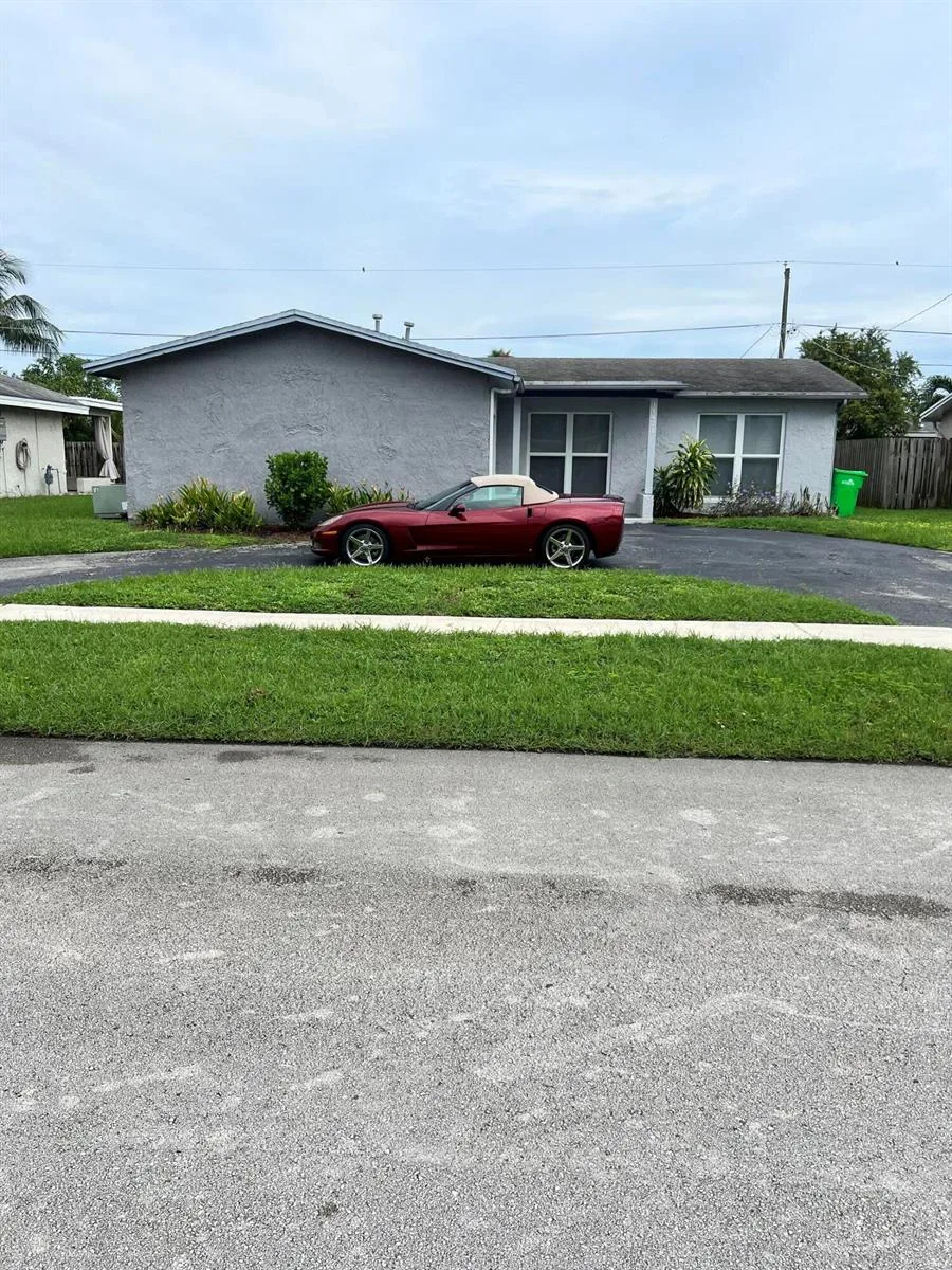 11421 NW 39th Place, Sunrise, FL 33323 photo 2