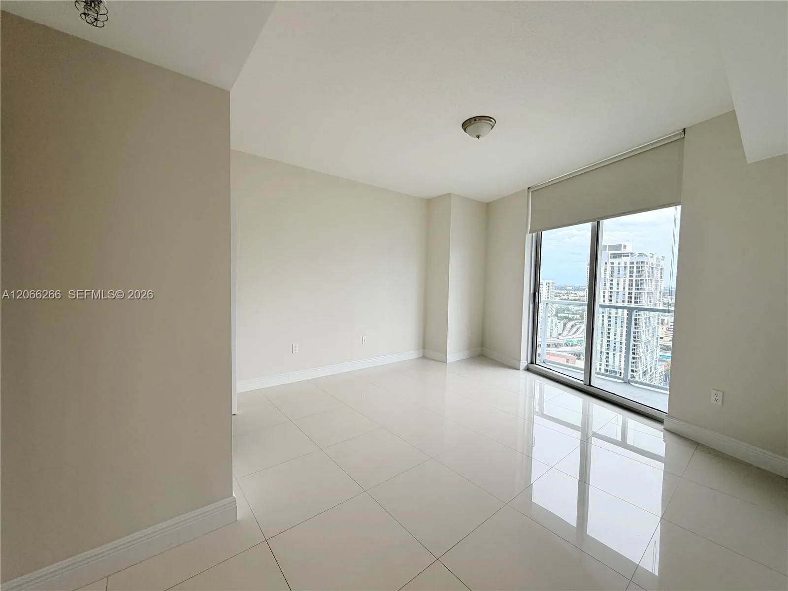 185 SW 7th St # 3105, Miami, FL 33130 photo 11