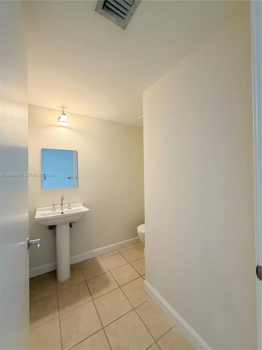 185 SW 7th St # 3105, Miami, FL 33130 photo 13