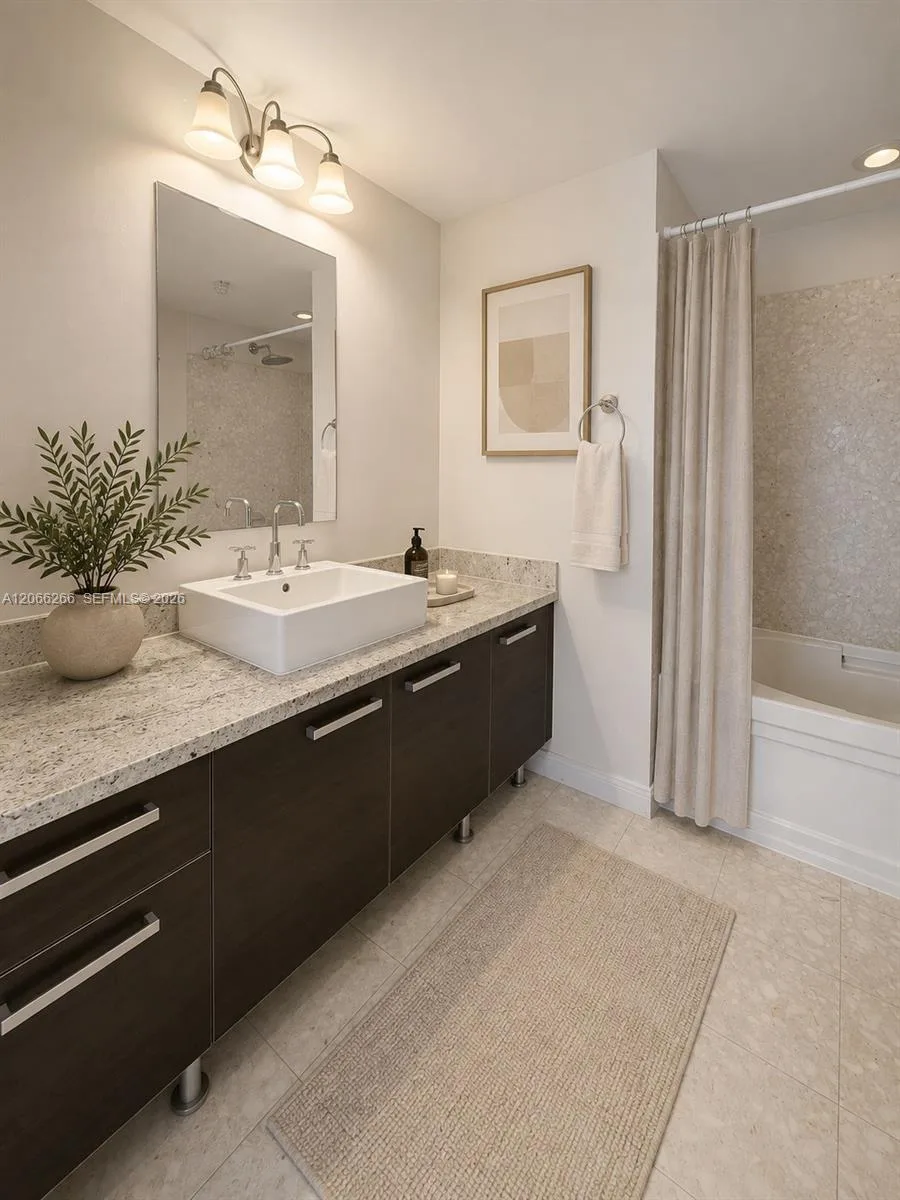 185 SW 7th St # 3105, Miami, FL 33130 photo 4