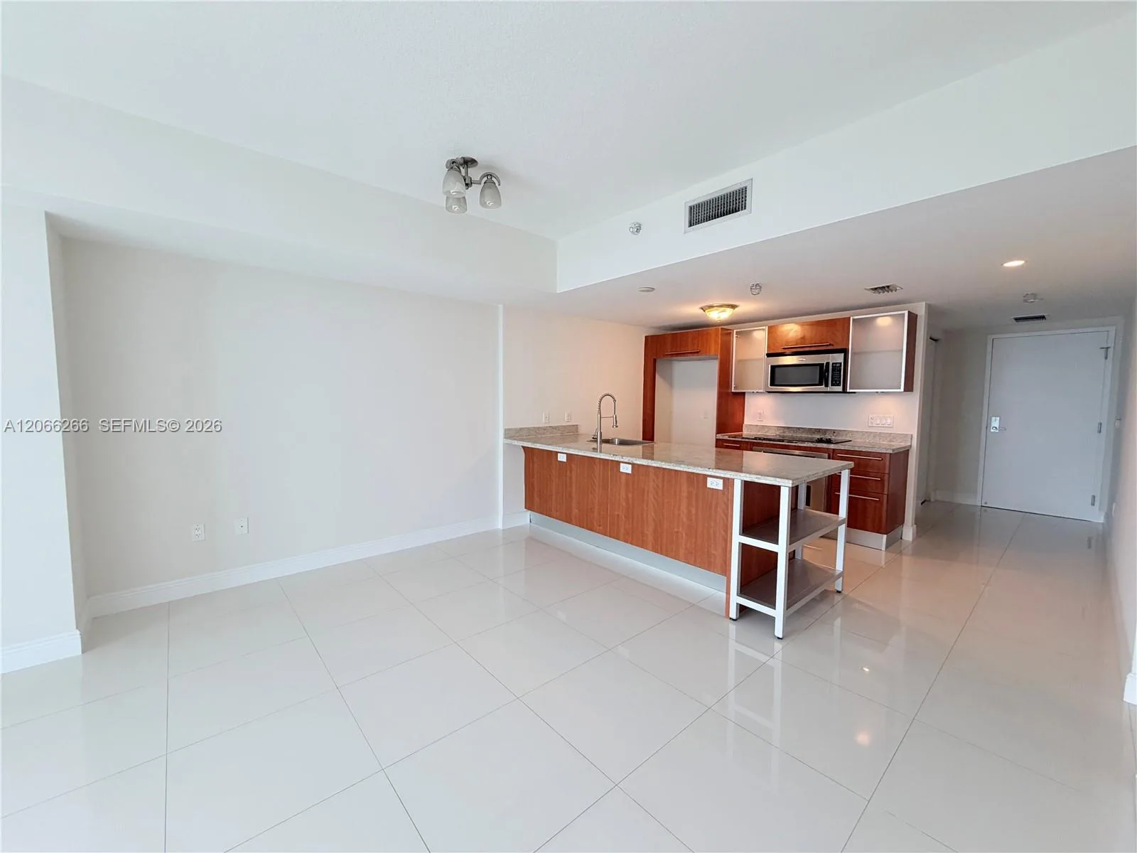 185 SW 7th St # 3105, Miami, FL 33130 photo 7