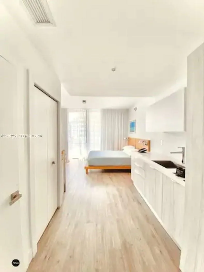 6080 Collins Avenue # PH09, Miami Beach, FL 33140 photo 9