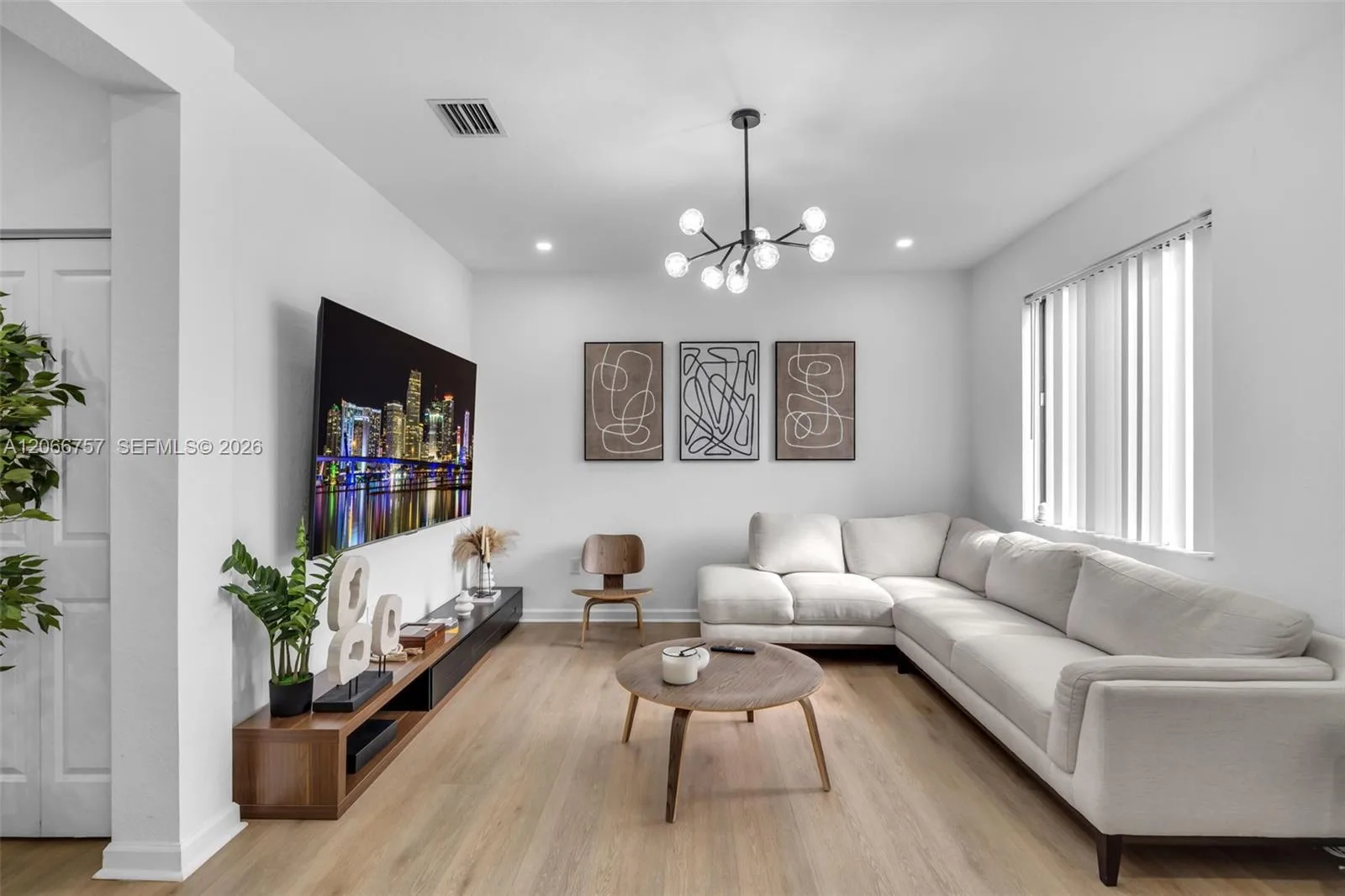 21444 NE 2nd Path, Miami, FL 33179 — zdjęcie 3