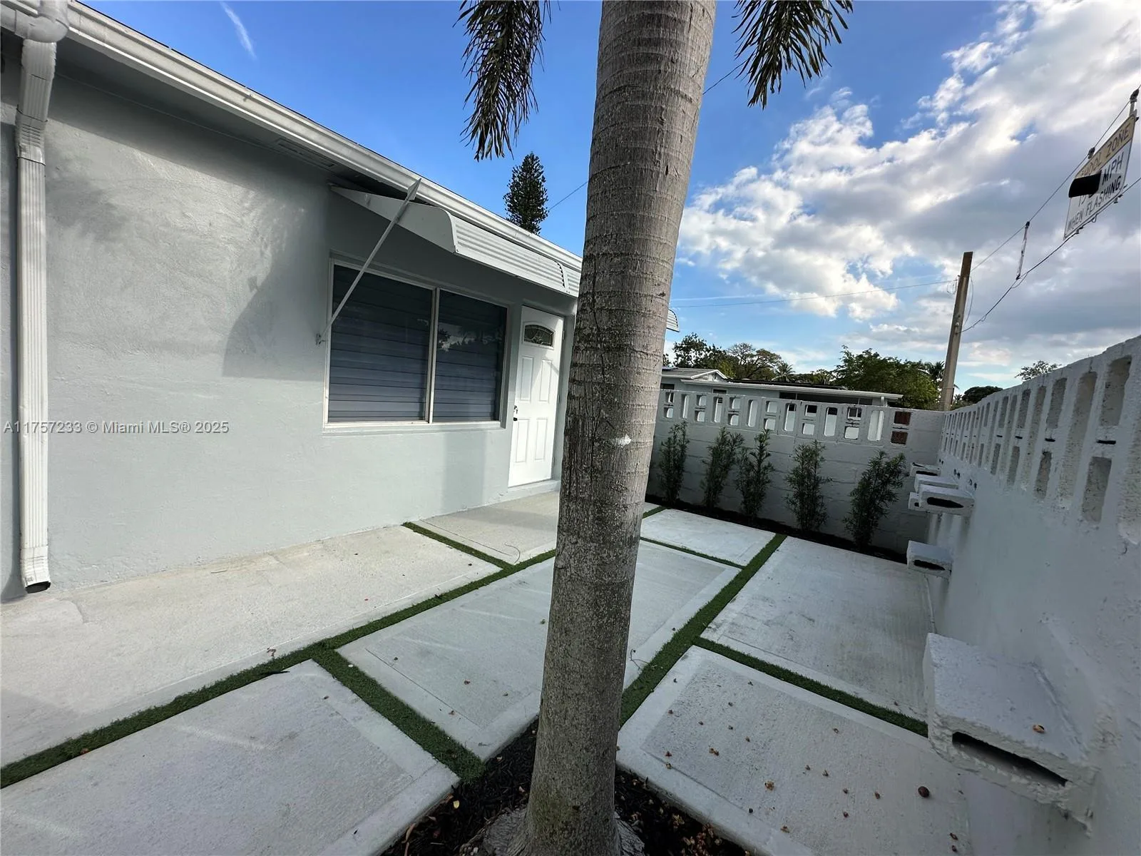 1300 NW 7th Ter, Fort Lauderdale, FL 33311 photo 2