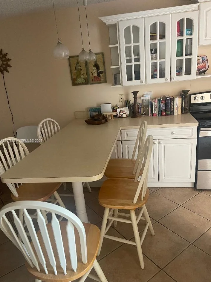 9400 Sunrise Lakes Blvd # 105, Sunrise, FL 33322