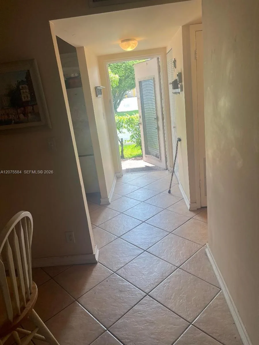 9400 Sunrise Lakes Blvd # 105, Sunrise, FL 33322 photo 4