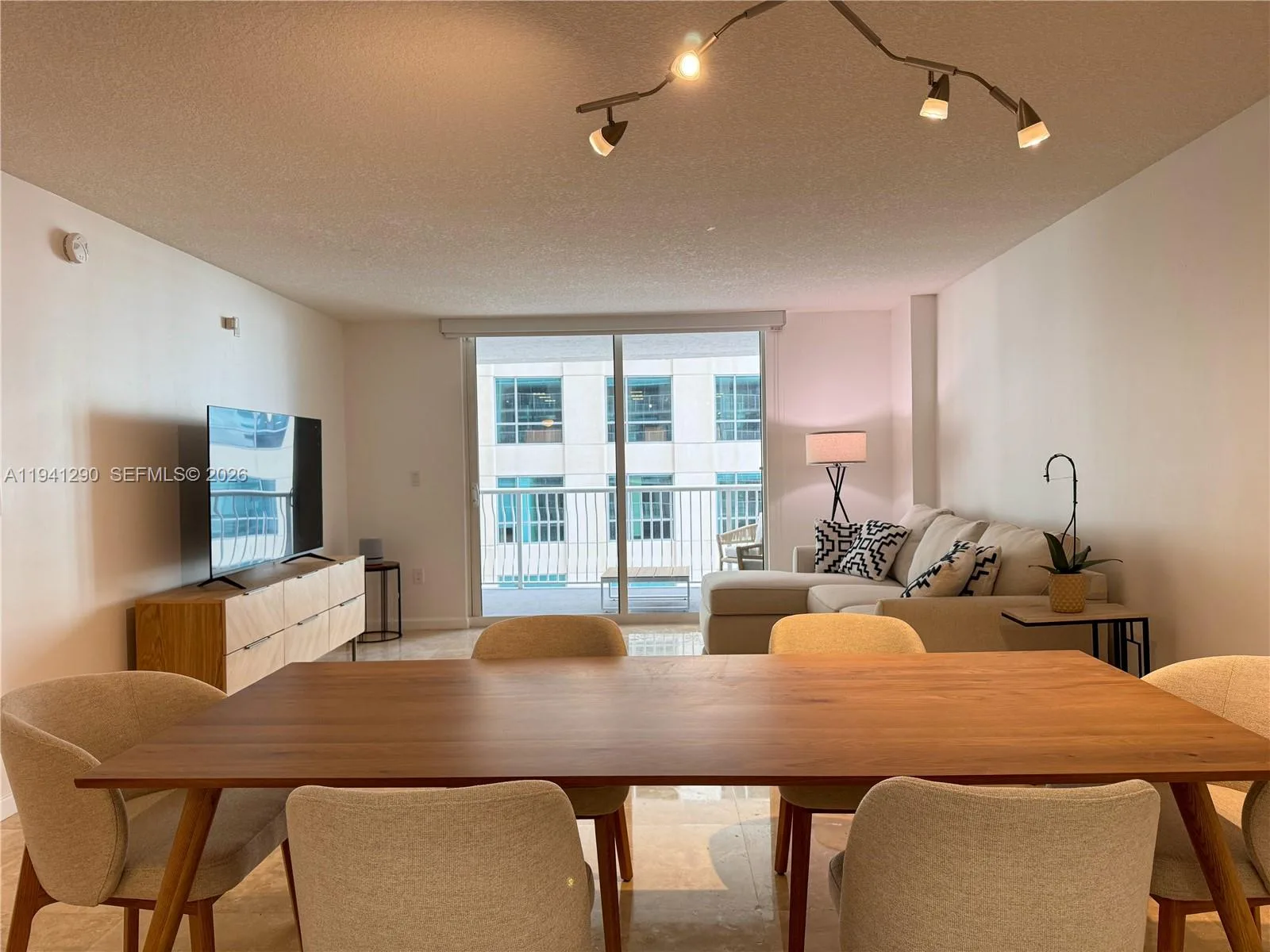 1200 Brickell Bay Dr # 1708, Miami, FL 33131