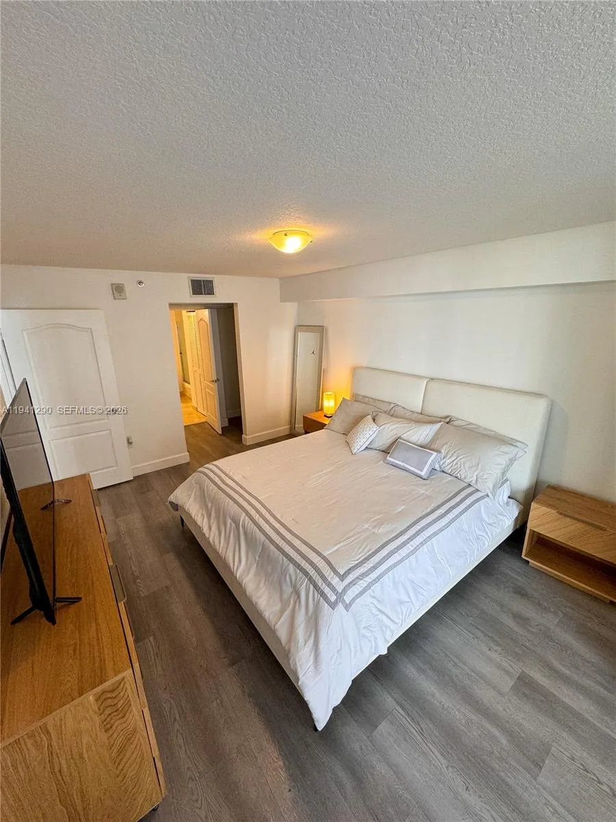 1200 Brickell Bay Dr # 1708, Miami, FL 33131 photo 11