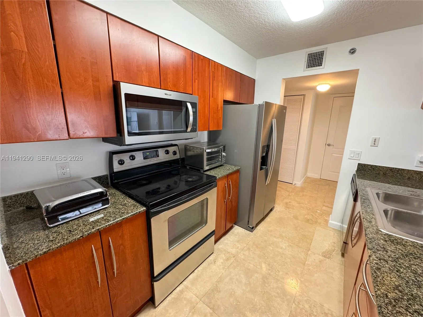 1200 Brickell Bay Dr # 1708, Miami, FL 33131 photo 4
