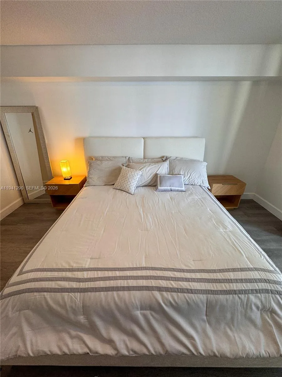 1200 Brickell Bay Dr # 1708, Miami, FL 33131 photo 9